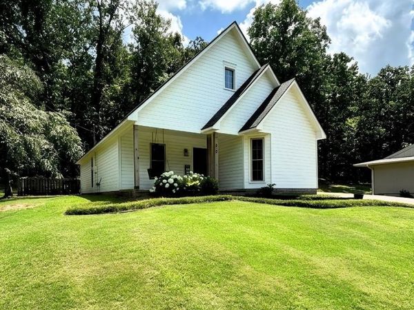 76 Cherokee Road, Cherokee Village, AR 72529