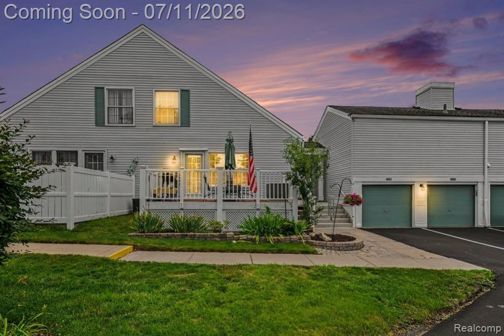 21206 E Glen Haven Circle, Novi, MI 48167 Main Photo