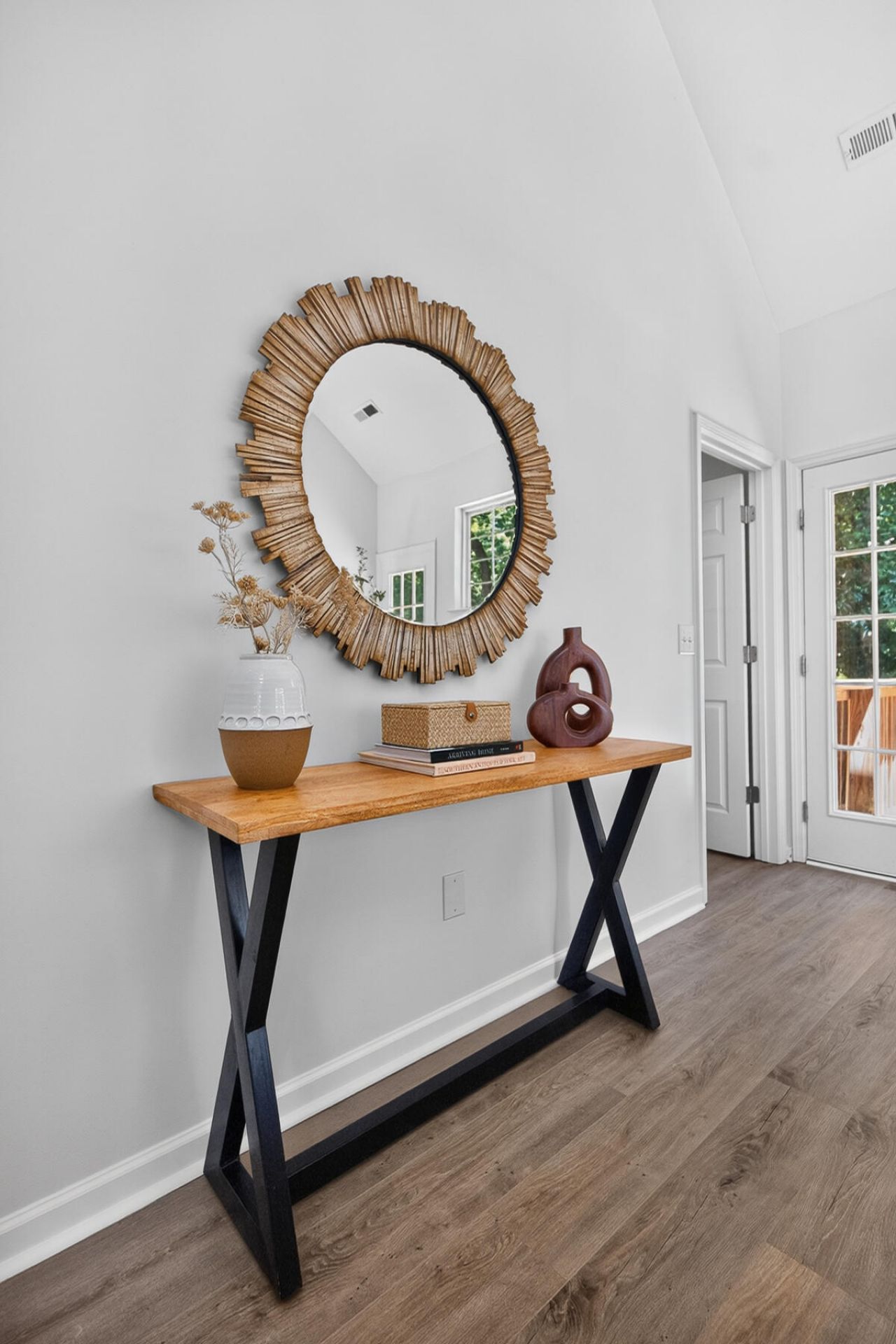 201 Darcy Avenue Photo 15