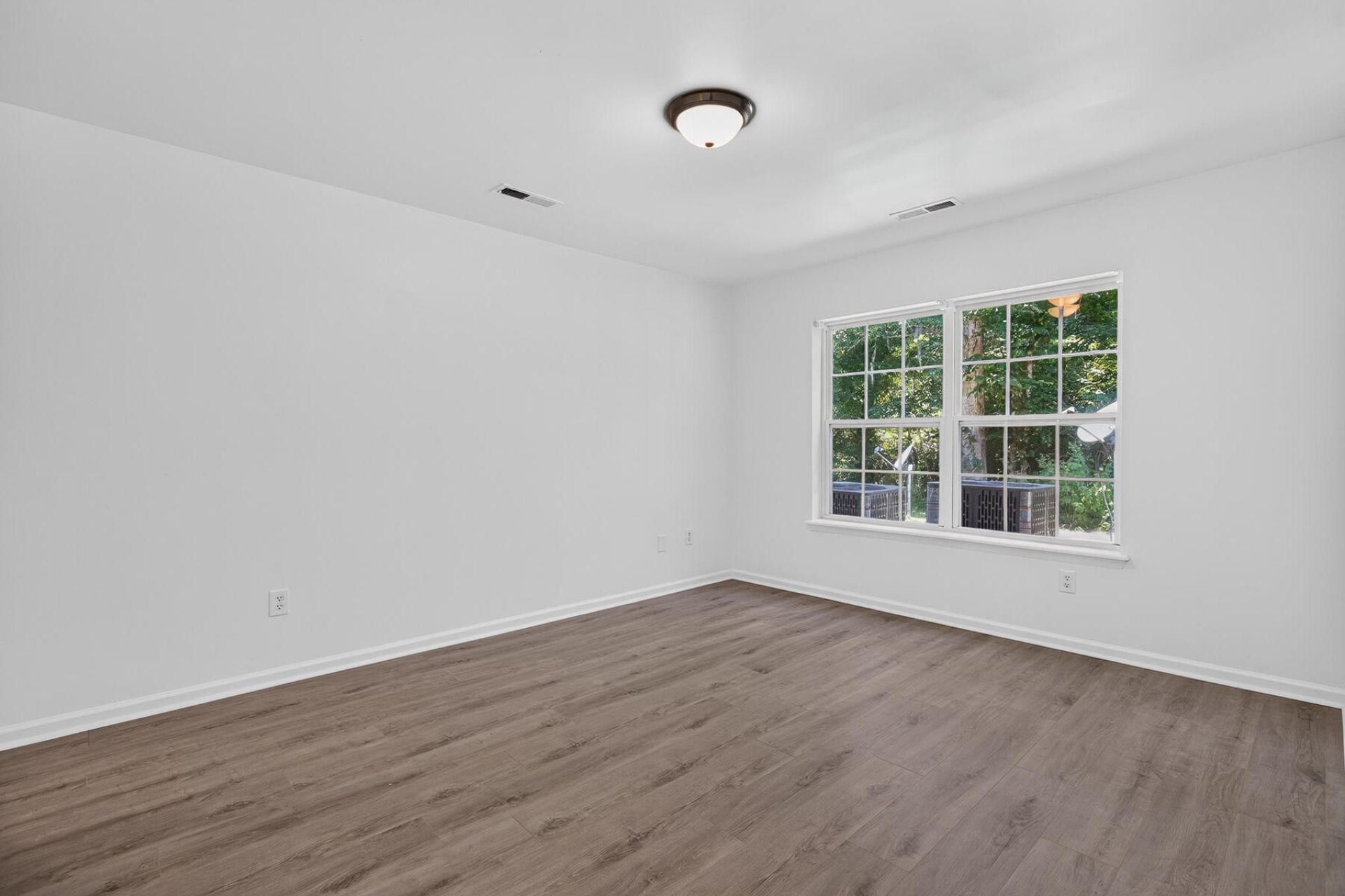 201 Darcy Avenue Photo 31