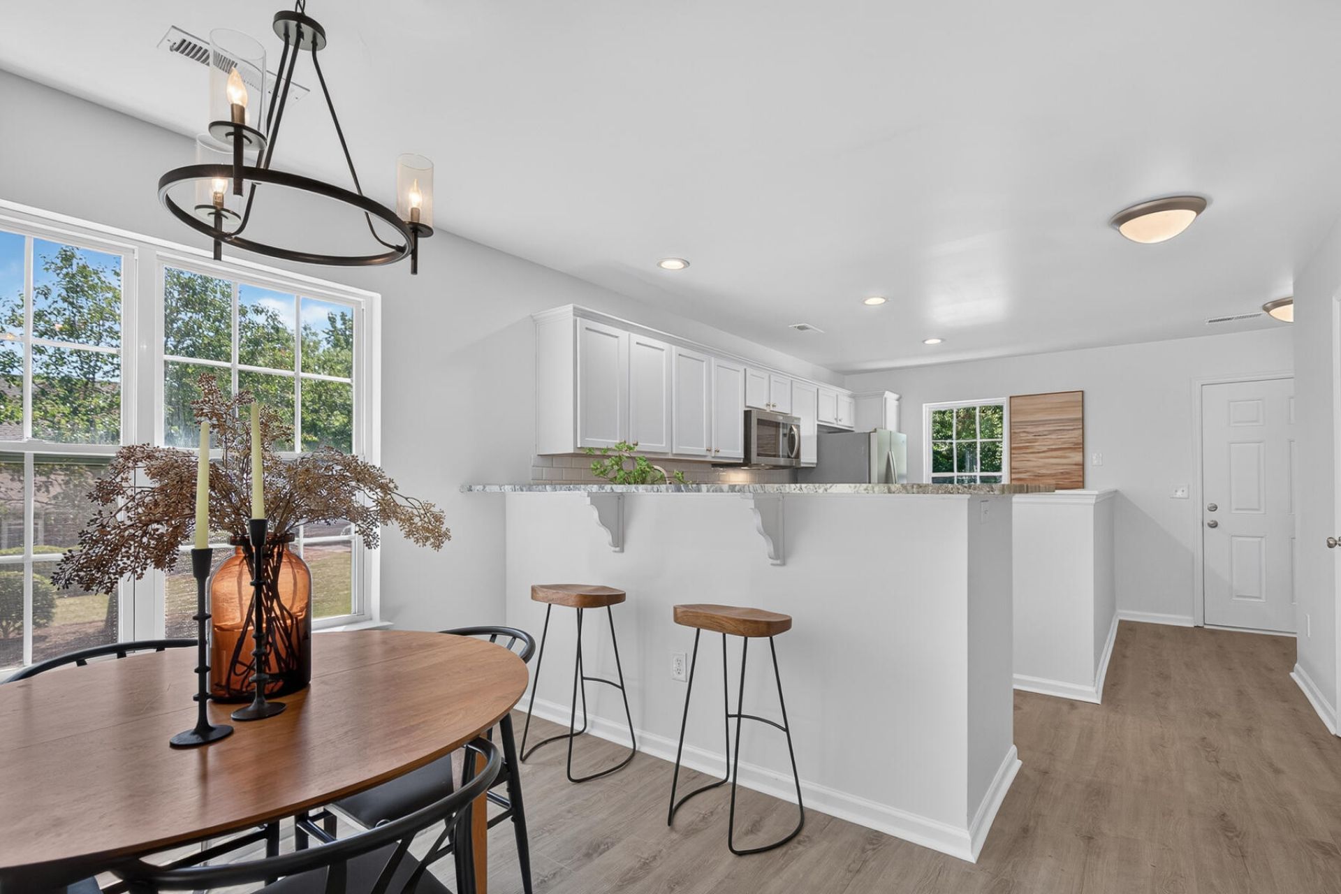 201 Darcy Avenue Photo 7