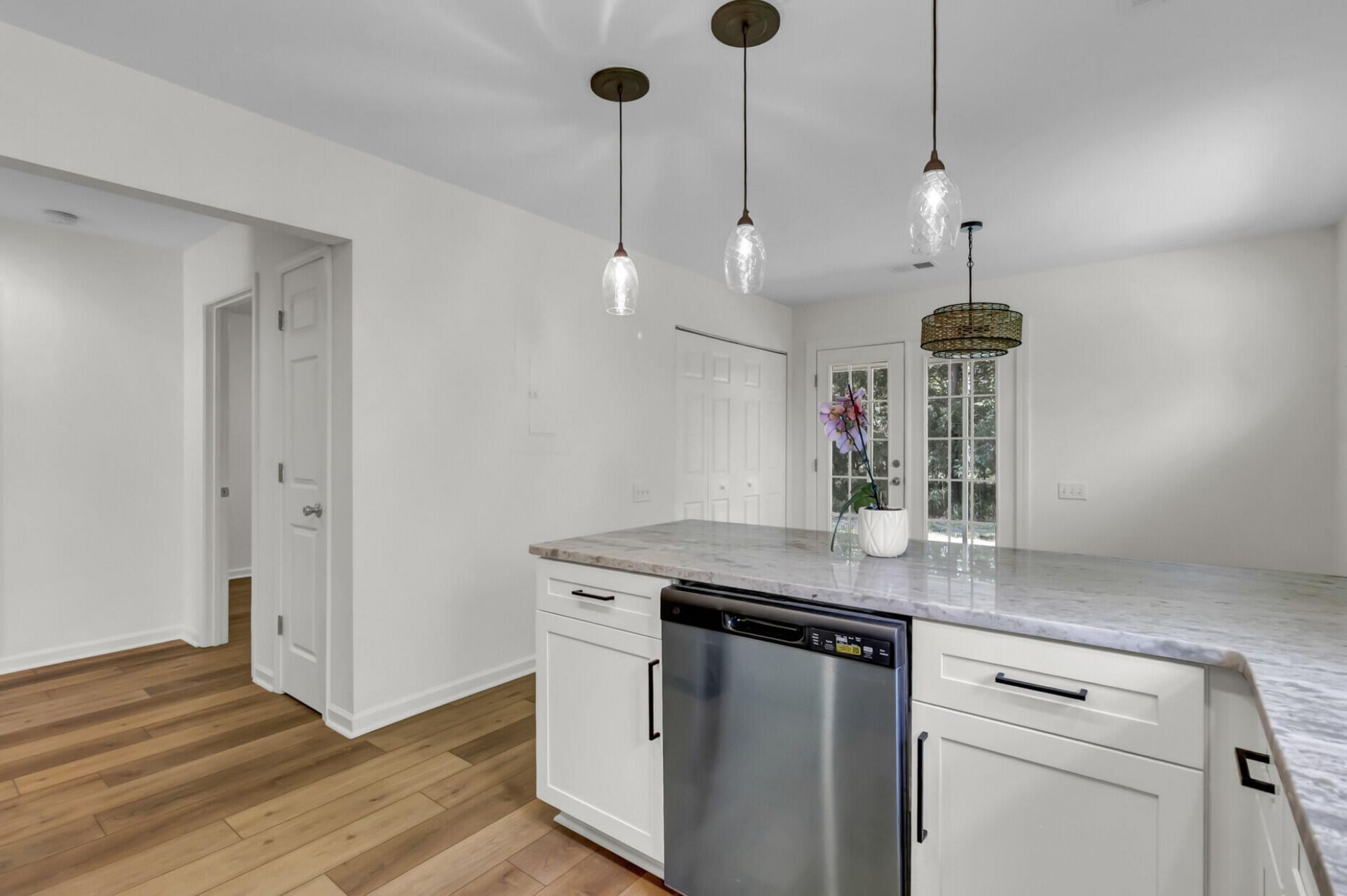 3292 Queensgate Way Photo 12