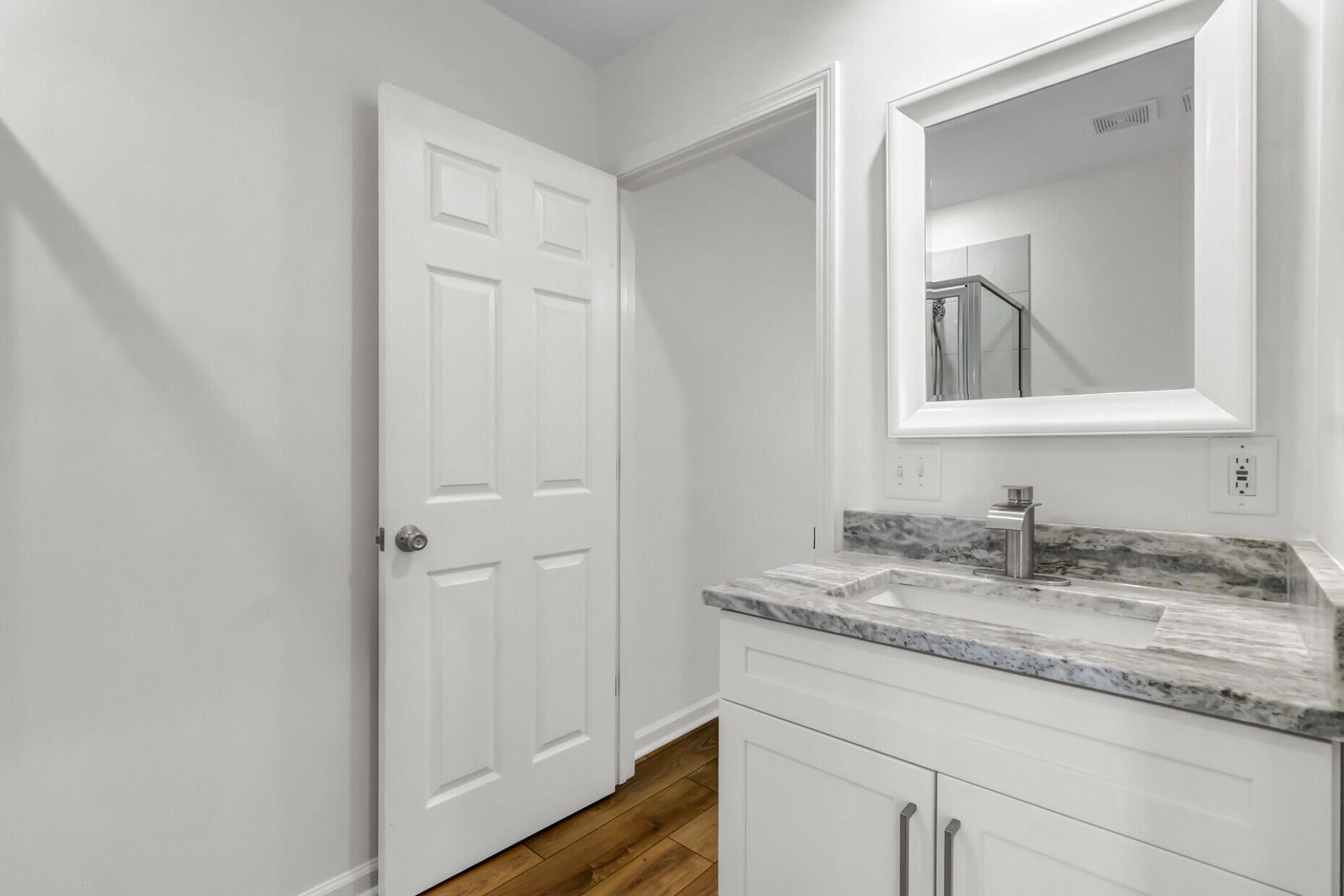 3292 Queensgate Way Photo 19