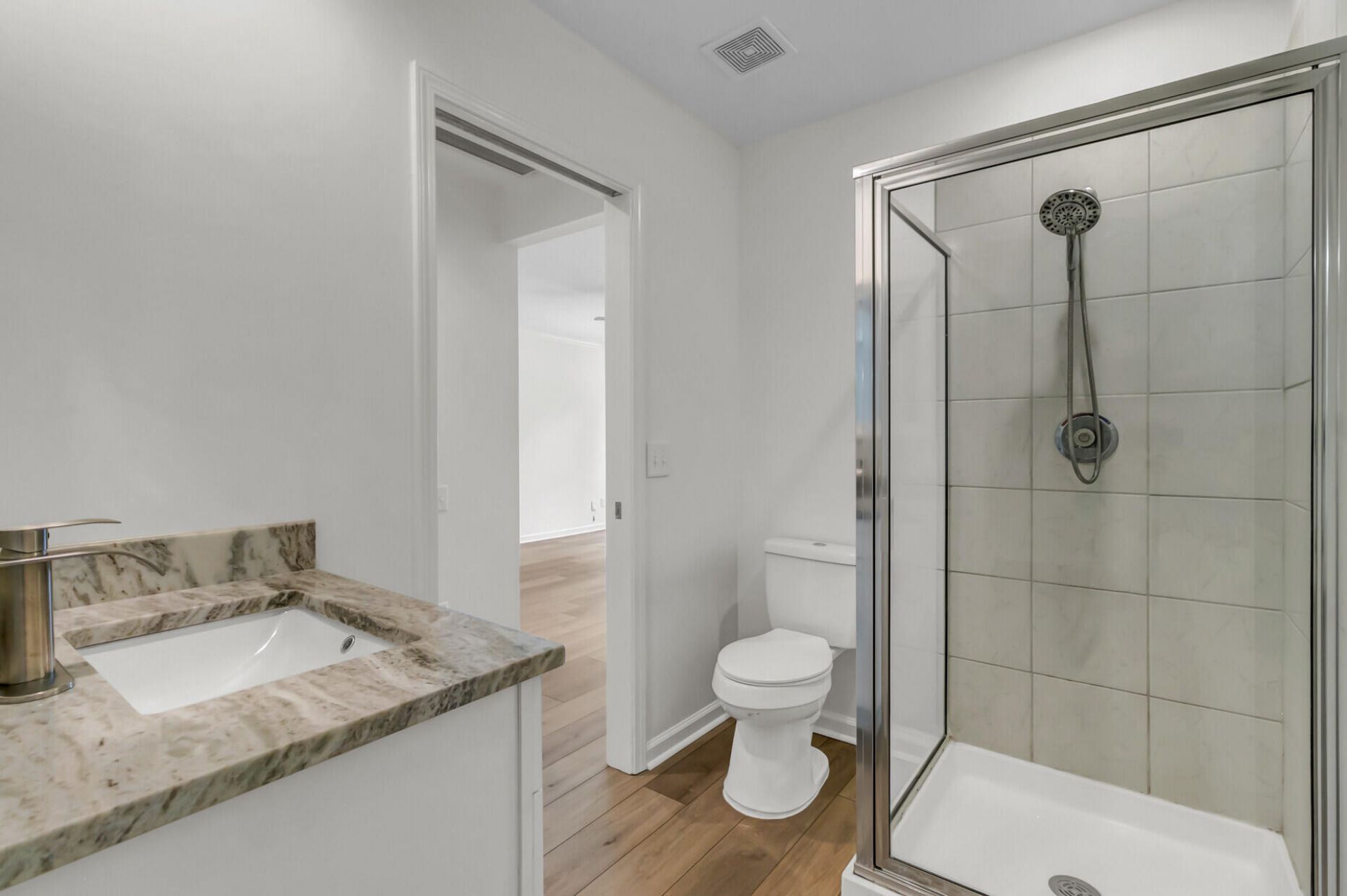 3292 Queensgate Way Photo 20
