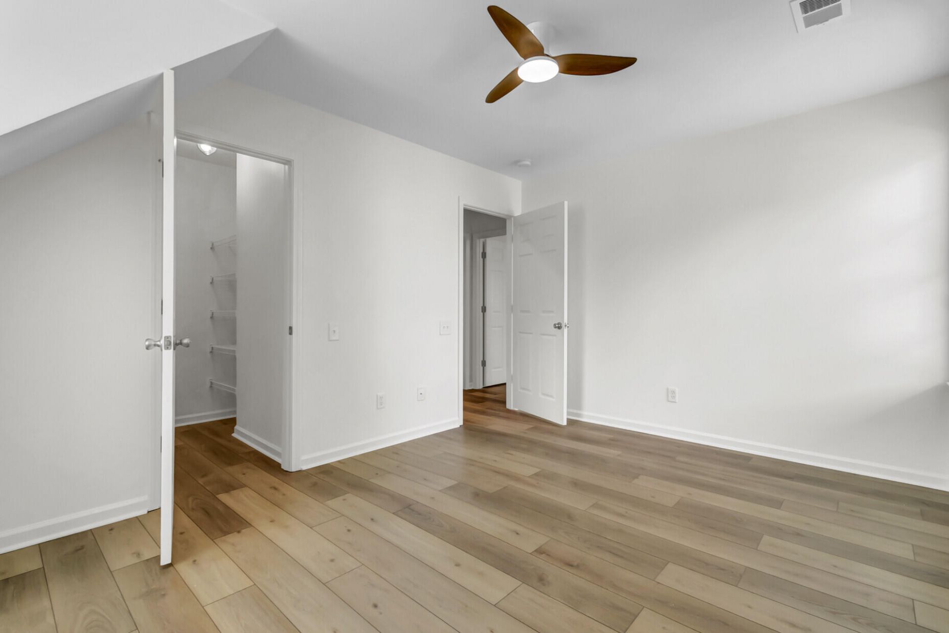 3292 Queensgate Way Photo 24
