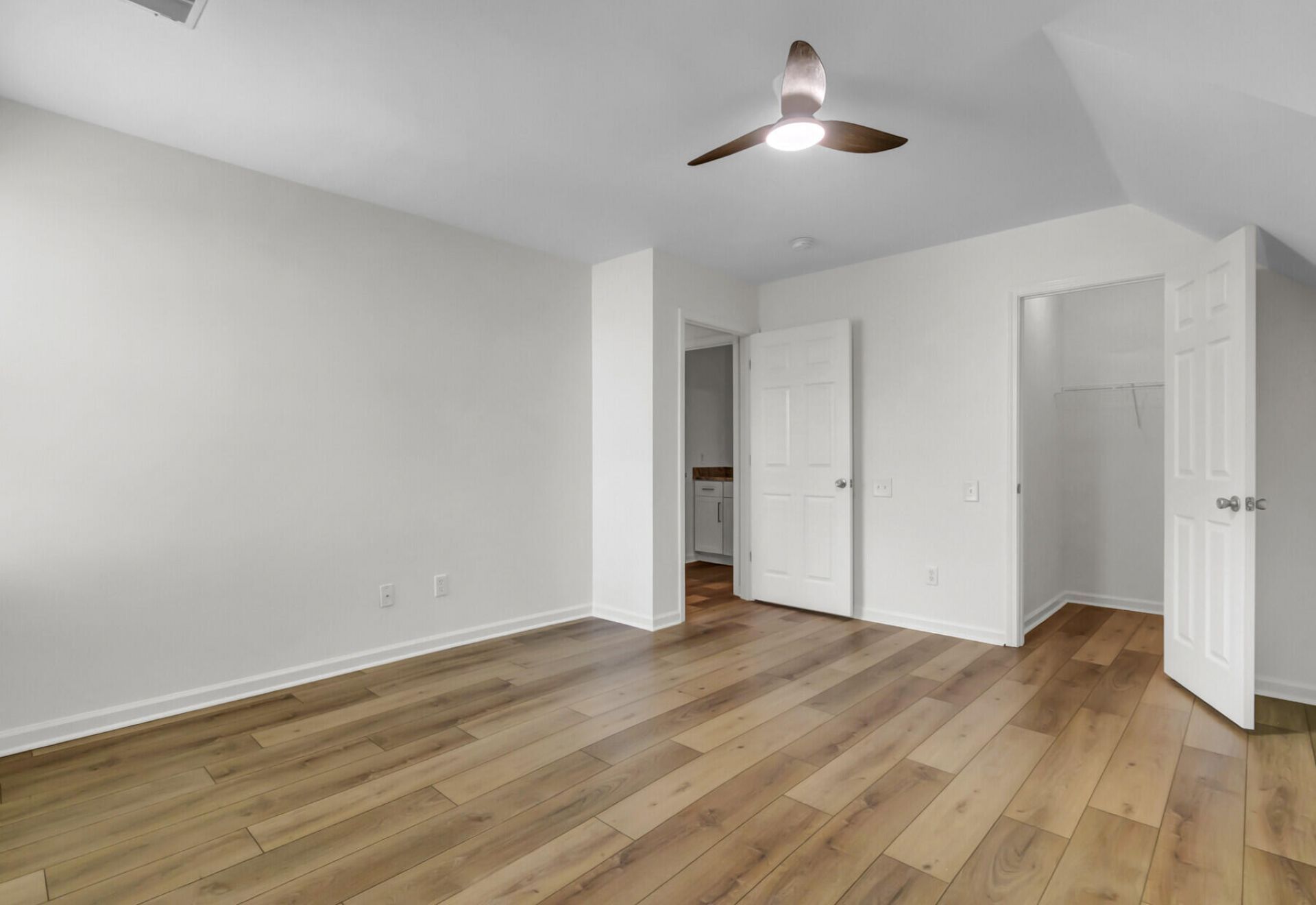 3292 Queensgate Way Photo 28