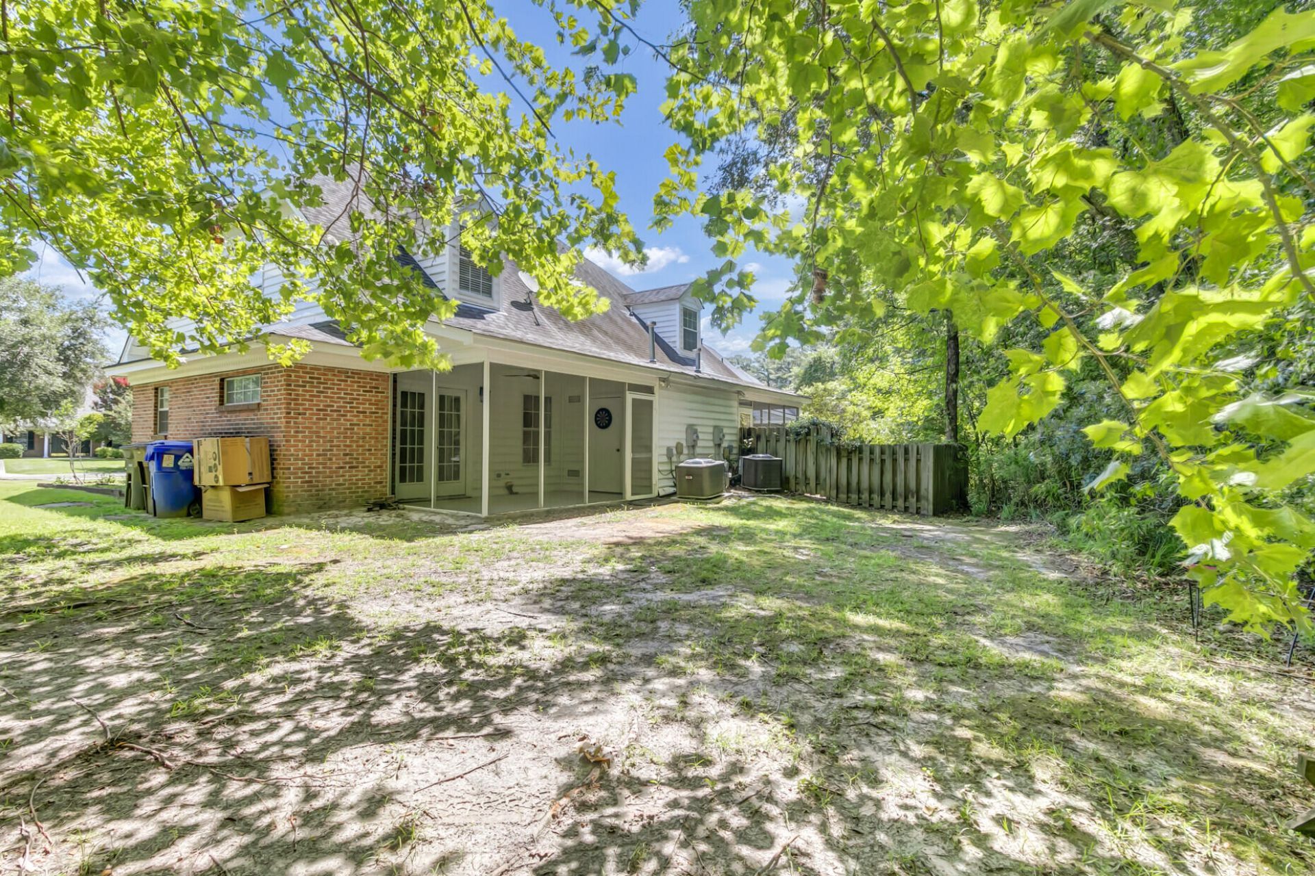 3292 Queensgate Way Photo 32