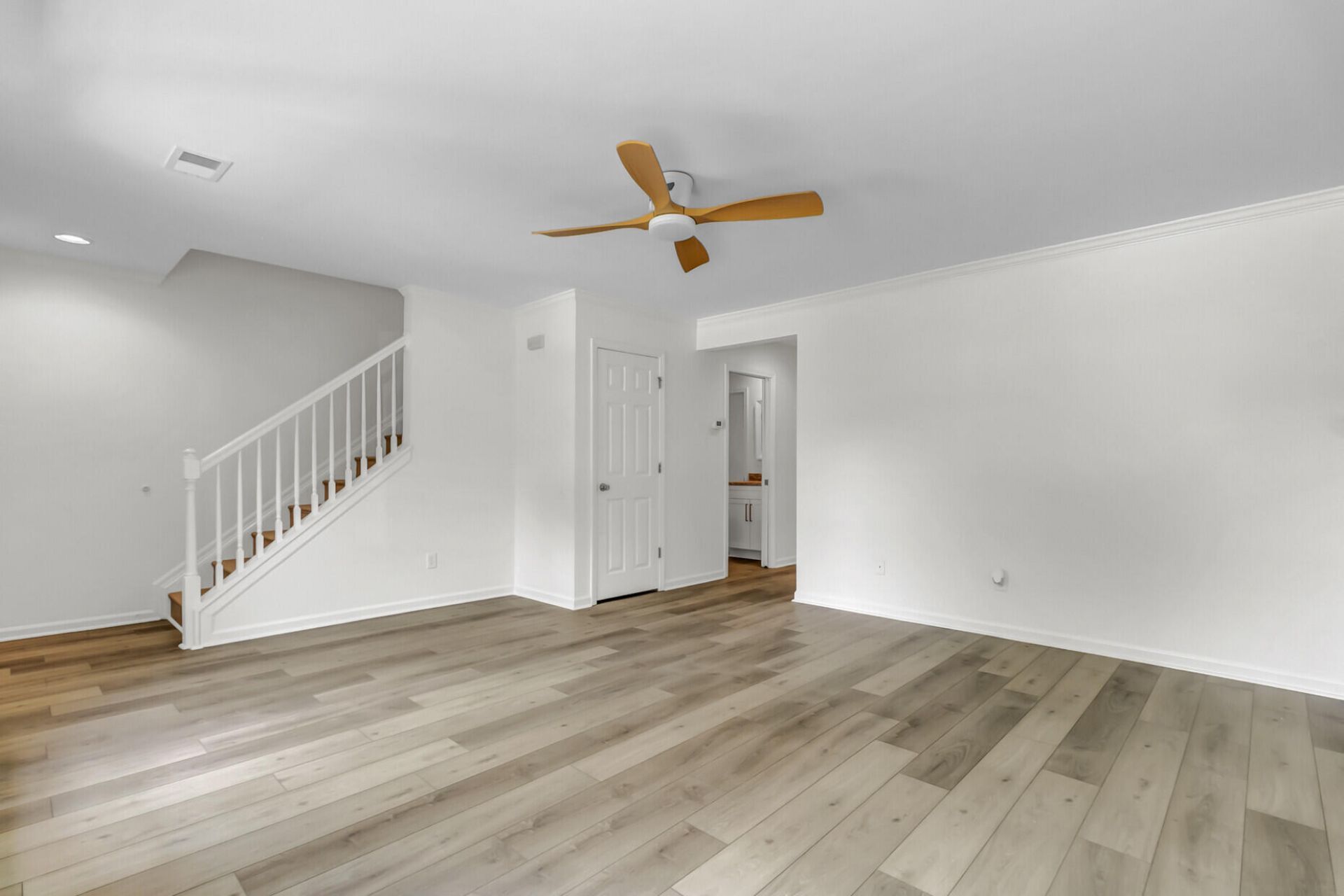 3292 Queensgate Way Photo 7