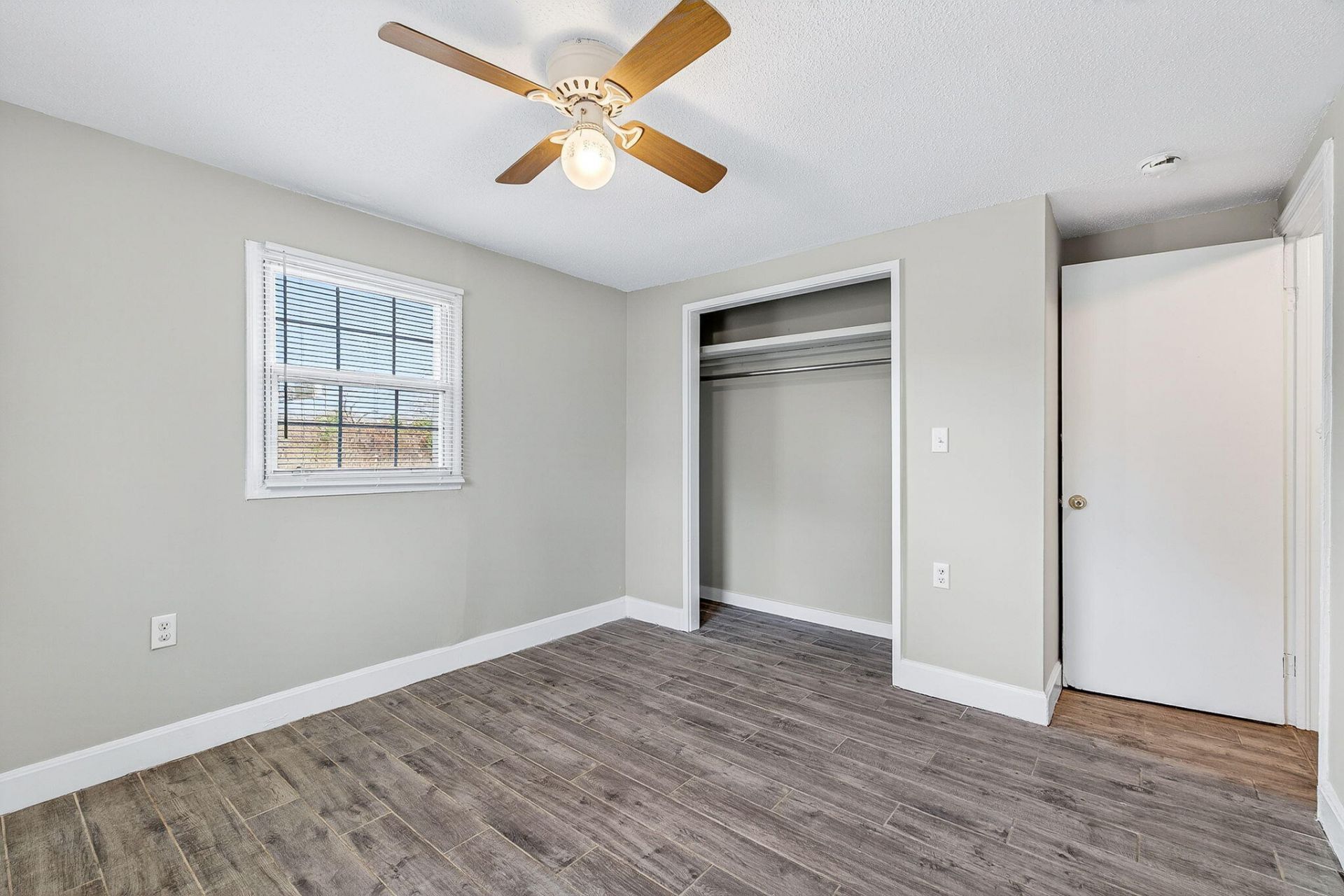 2205 Russelldale Avenue Photo 10