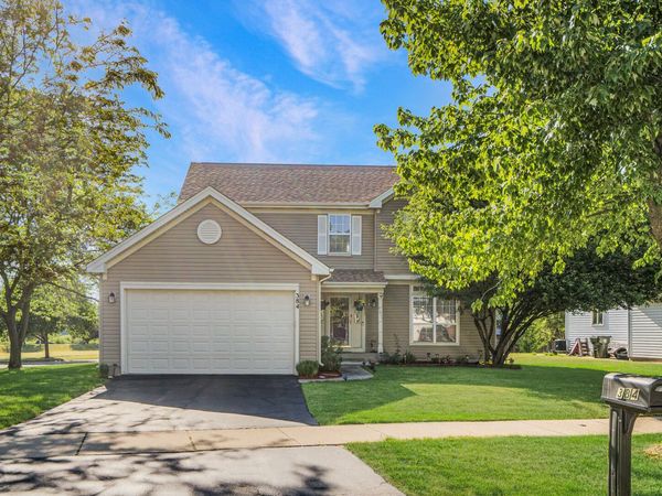 384 S Clearview Circle , Round Lake, IL 60073
