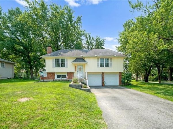 14215 W 94th Terrace, Lenexa, KS 66215