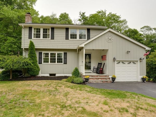 18 Hart St, Burlington, MA 01803