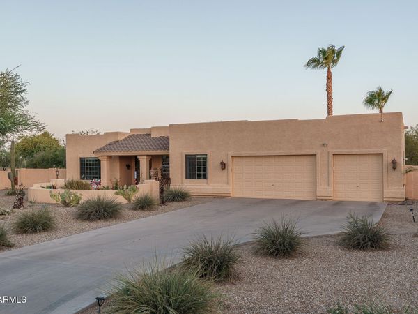 24329 W MARK Lane, Wittmann, AZ 85361