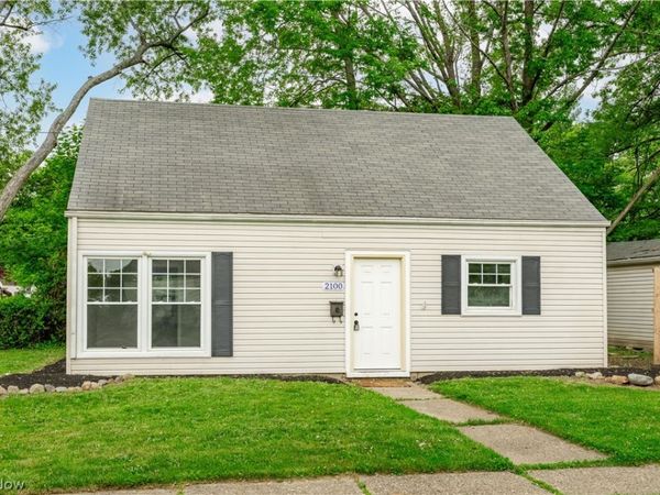 2100 Delmore Street , Cuyahoga Falls, OH 44221