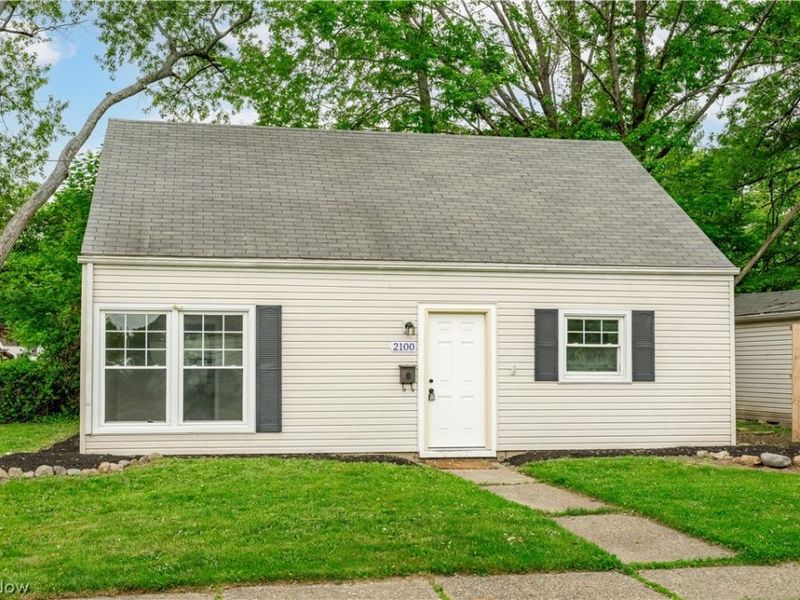 2100 Delmore Street, Cuyahoga Falls, OH 44221 Photo 1
