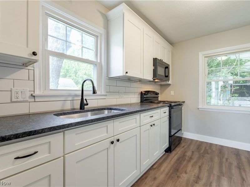 2100 Delmore Street, Cuyahoga Falls, OH 44221 Photo 11