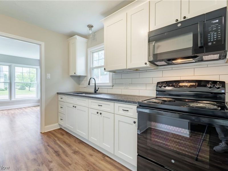 2100 Delmore Street, Cuyahoga Falls, OH 44221 Photo 13