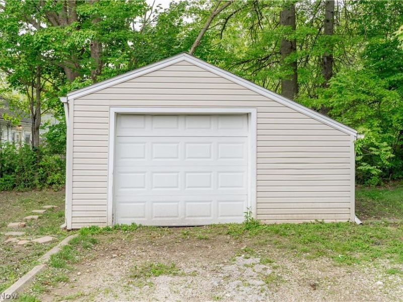 2100 Delmore Street, Cuyahoga Falls, OH 44221 Photo 7