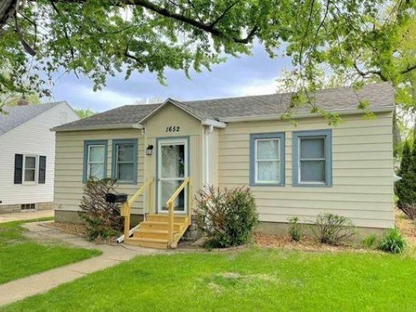 1652 Bertch Avenue, Waterloo, IA 50702