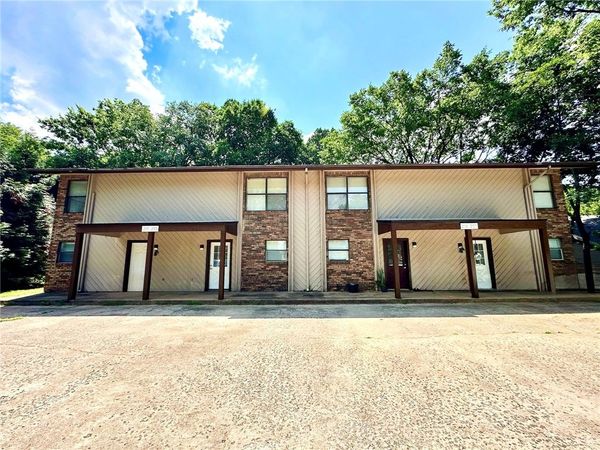 2101, 2103, 2105, 2107 N East Oaks Drive, Fayetteville, AR 72703