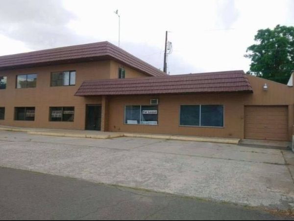 706 1st St, Cheney, WA 99004