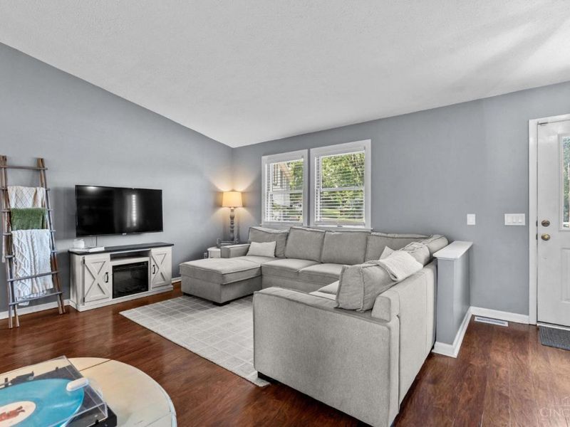 5638 Finchnest Way, West Chester, OH 45069 Photo 6