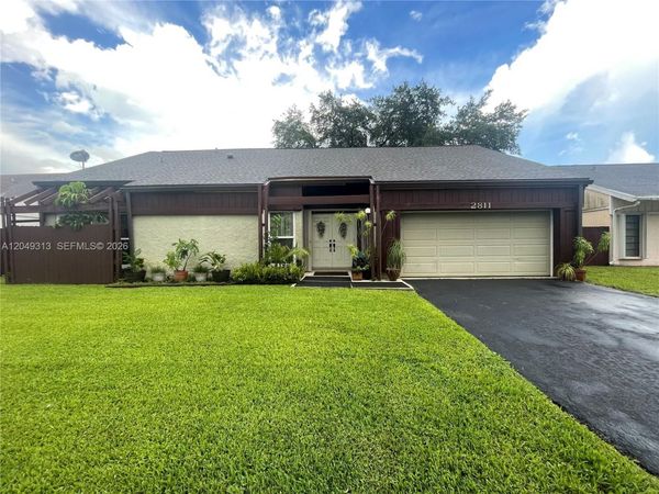 2811 Devonwood Ave , Miramar, FL 33025