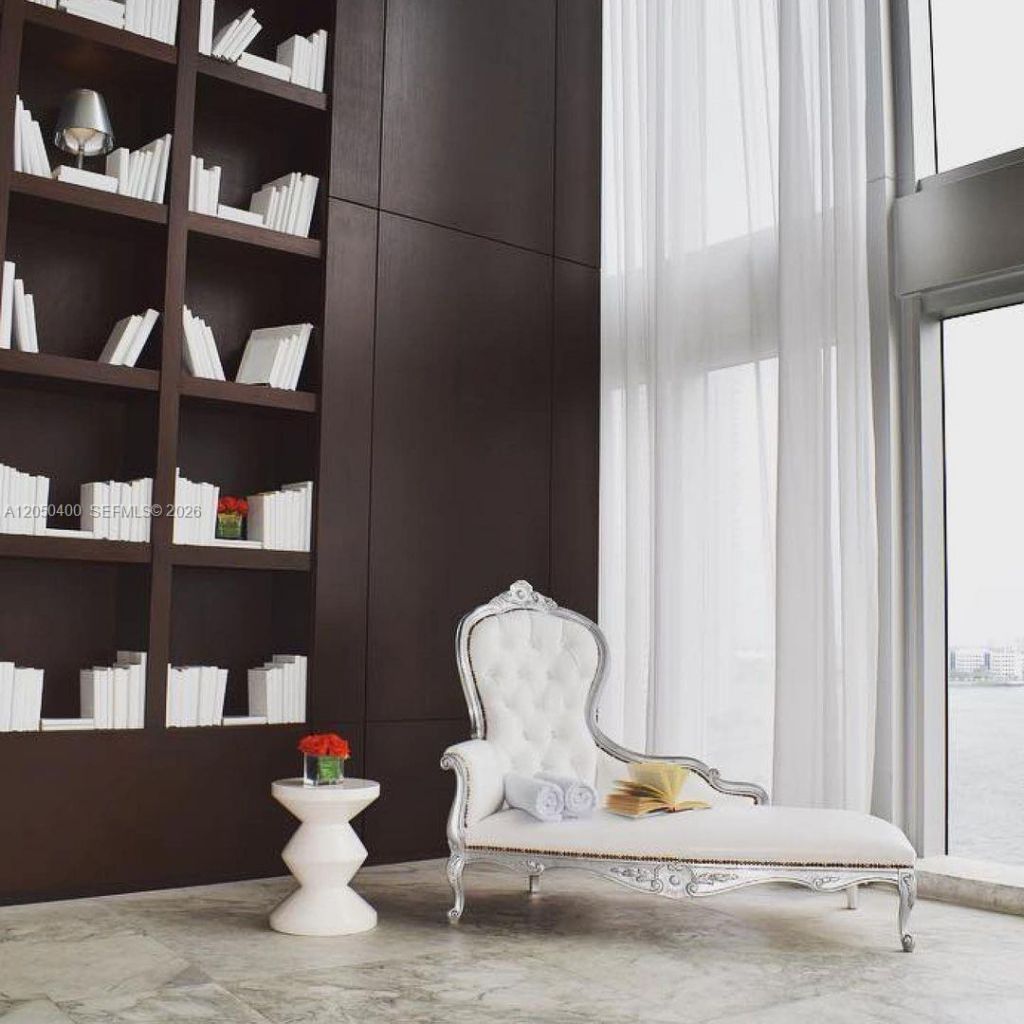 475 Brickell Ave , Unit 1012, Miami, FL 33131 Photo