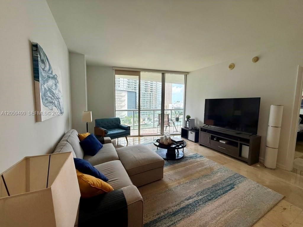 475 Brickell Ave , Unit 1012, Miami, FL 33131 Photo