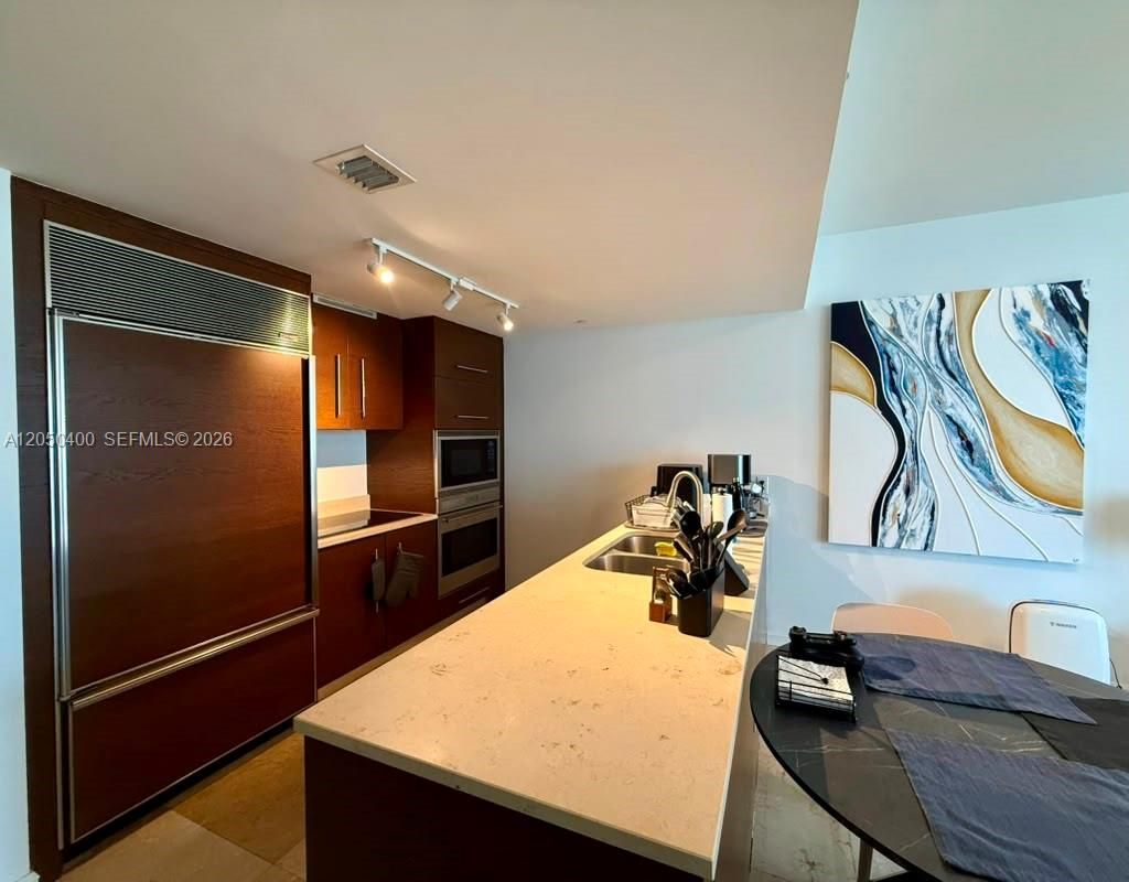 475 Brickell Ave , Unit 1012, Miami, FL 33131 Photo