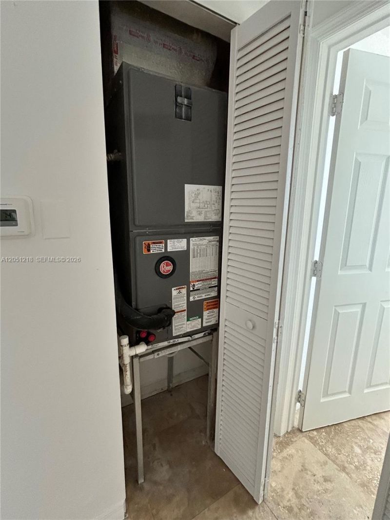 953 SW 10th St, Unit 3, Miami, FL 33130 Photo