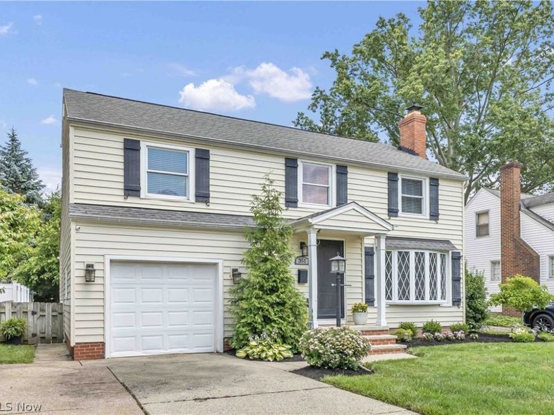 351 Oakmoor Avenue, Bay Village, OH 44140 Photo 1