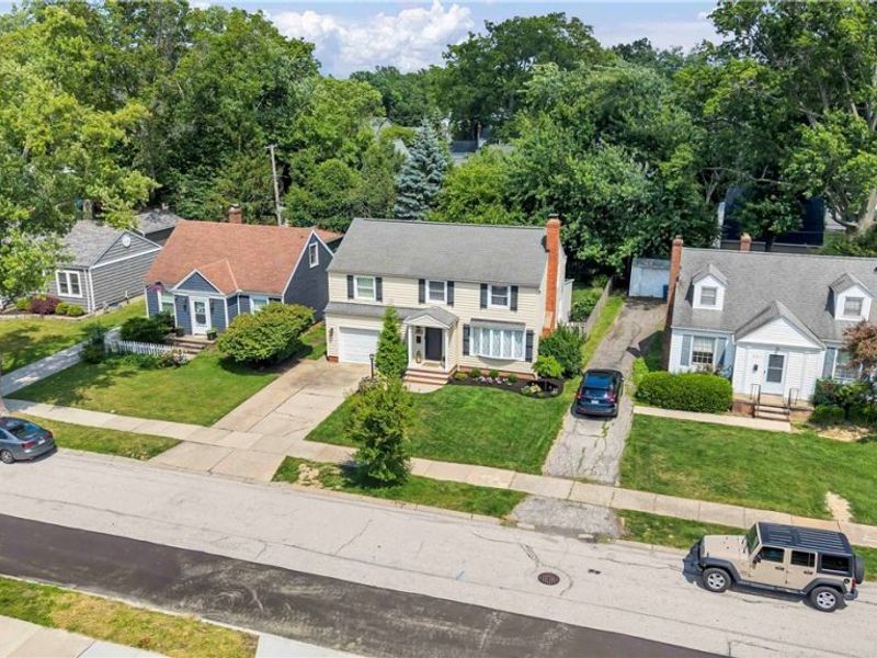 351 Oakmoor Avenue, Bay Village, OH 44140 Photo 2
