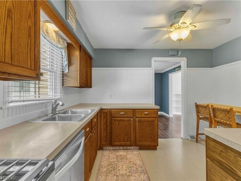 351 Oakmoor Avenue, Bay Village, OH 44140 Photo 9