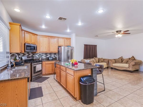 124 SHARP EDGE Avenue, North Las Vegas, NV 89031