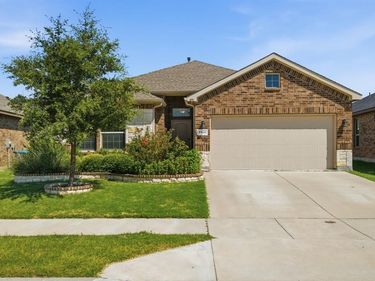 1113 Twin Brooks Lane, Fort Worth, TX 76177