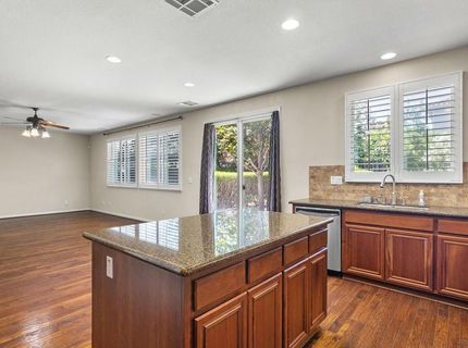 15939 Crescent Park Cir, Lathrop, CA 95330 Photo