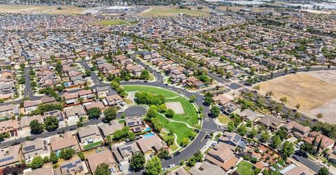 15939 Crescent Park Cir, Lathrop, CA 95330 Photo
