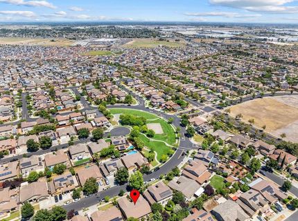 15939 Crescent Park Cir, Lathrop, CA 95330 Photo