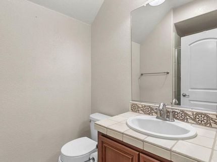 15939 Crescent Park Cir, Lathrop, CA 95330 Photo