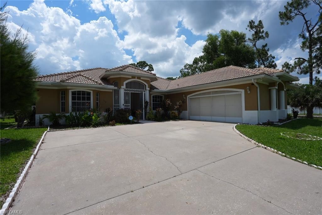219 Columbus Ave , Lehigh Acres, FL 33936 Photo