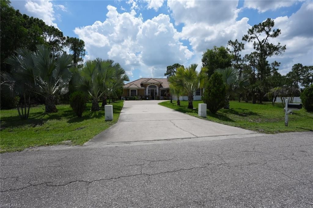219 Columbus Ave , Lehigh Acres, FL 33936 Photo