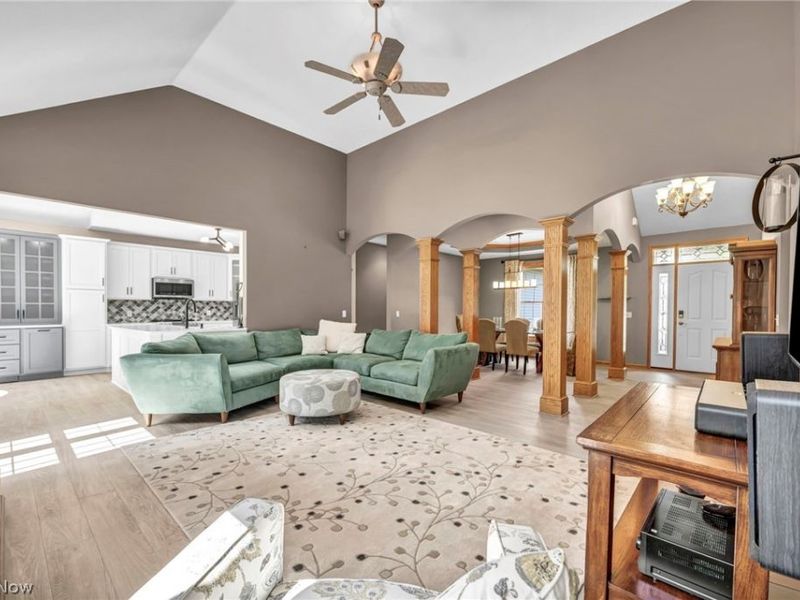 20427 Scotch Pine Way, Strongsville, OH 44149 Photo 10