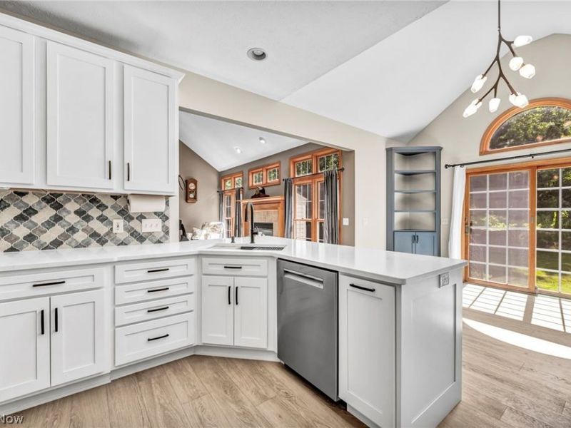 20427 Scotch Pine Way, Strongsville, OH 44149 Photo 16