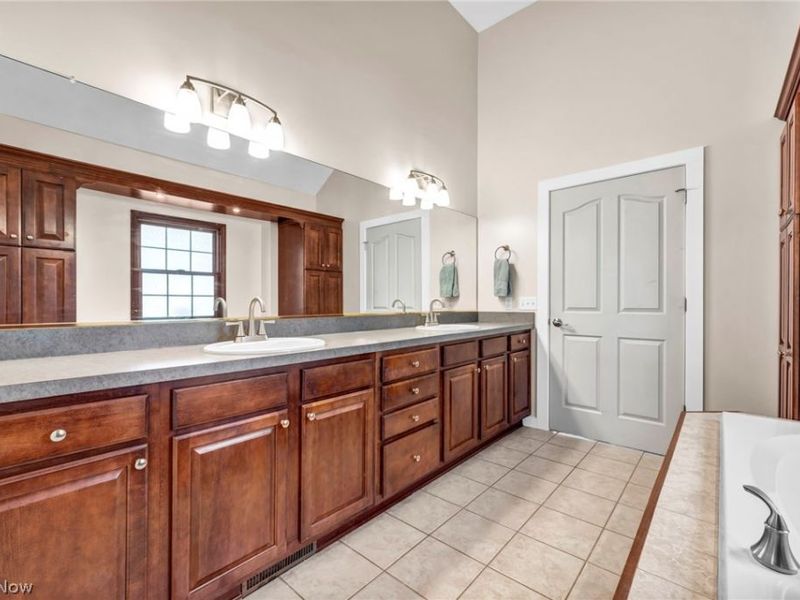 20427 Scotch Pine Way, Strongsville, OH 44149 Photo 26