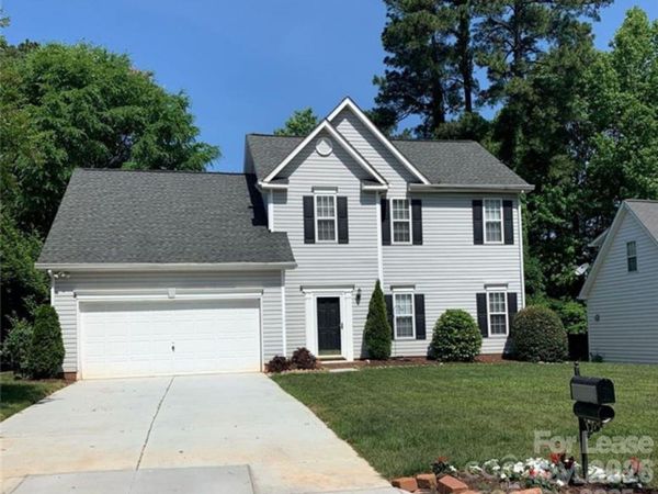 7010 Duchamp Drive , Charlotte, NC 28215
