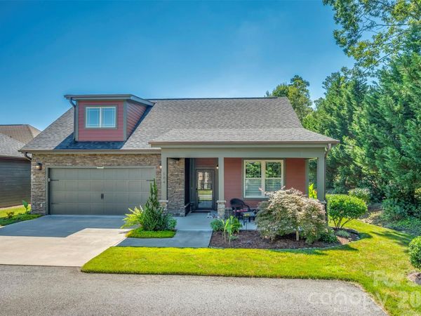 584 Summerfield Place , Flat Rock, NC 28731
