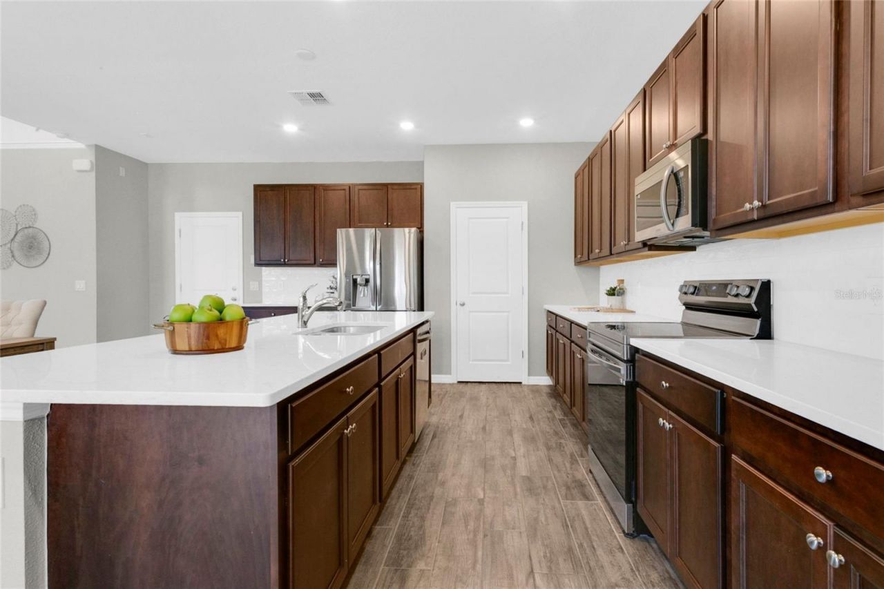 9169 Waverly Walk Drive, Orlando, FL 32817 Photo