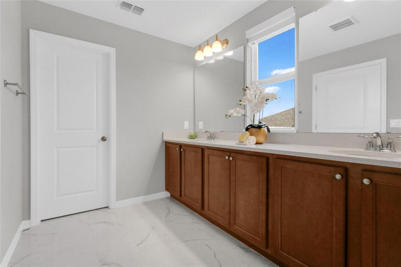 9169 Waverly Walk Drive, Orlando, FL 32817 Photo