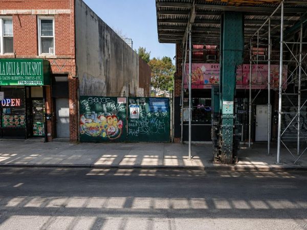 12513 Jamaica Avenue , Richmond Hill, NY 11418
